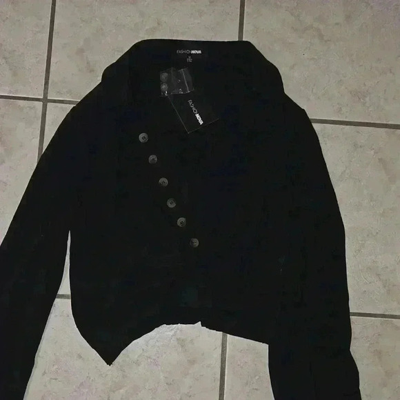 Fashion Nova Tops - - NWT Fashionnova black button down crop shirt- Tell me the truth​
